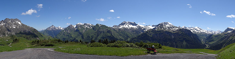 Alpenpanorama bei Lech am Arlberg (Östereich).